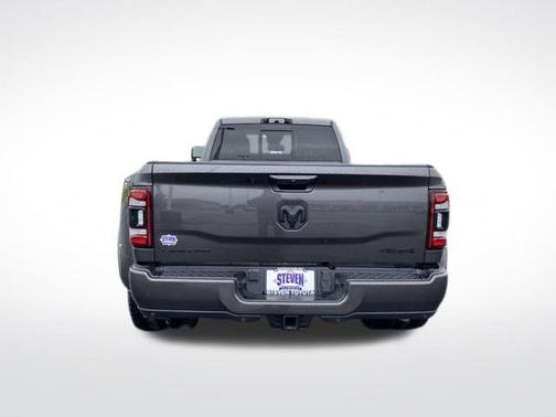 2024 RAM 3500 Limited Crew Cab 4x4 8' Box