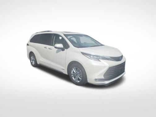 2021 Toyota Sienna Limited 7-Passenger