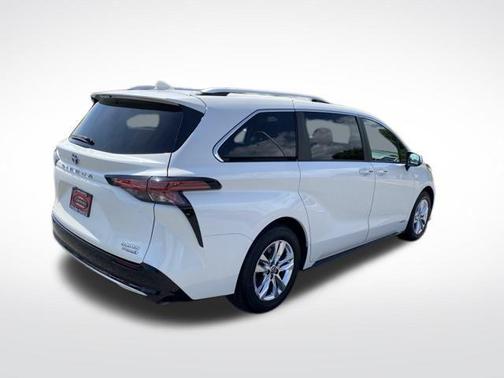 2021 Toyota Sienna Limited 7-Passenger
