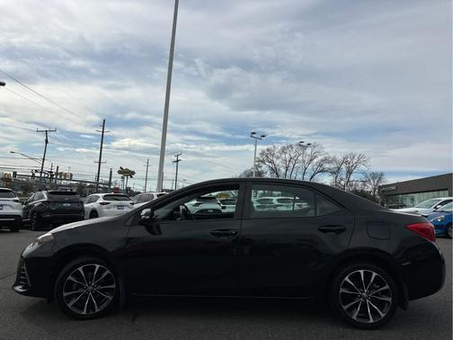 Black Sand Pearl 2019 Toyota Corolla SE