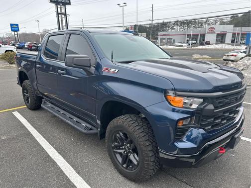 2022 Chevrolet Silverado 1500 Custom Trail Boss