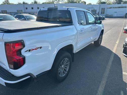 Summit White 2023 Chevrolet Colorado LT