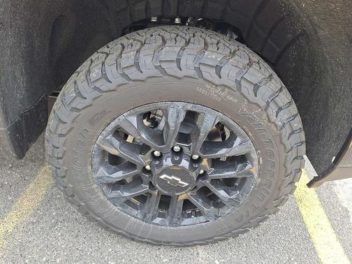 Summit White 2026 Chevrolet Silverado 2500 LT