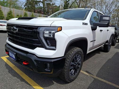 Summit White 2026 Chevrolet Silverado 2500 LT