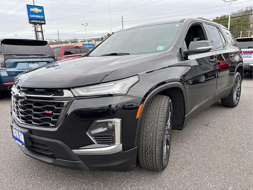 Mosaic Black Metallic 2022 Chevrolet Traverse RS