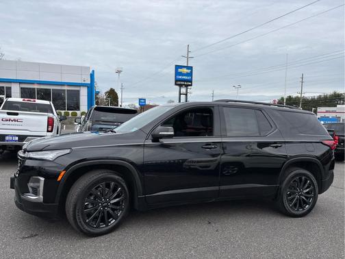 Mosaic Black Metallic 2022 Chevrolet Traverse RS