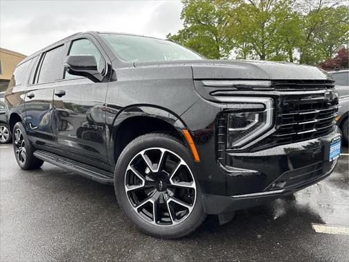 2025 Chevrolet Suburban RST