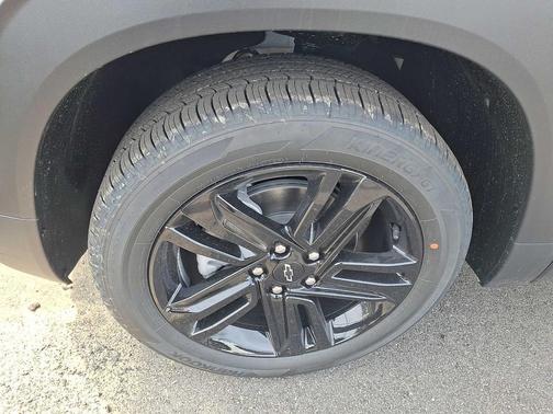 SUMMIT WHT 2026 Chevrolet Trailblazer LT