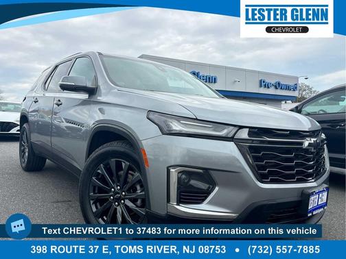 Sterling Gray Metallic 2023 Chevrolet Traverse RS