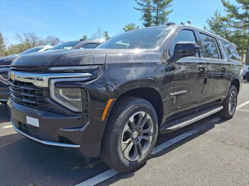 2025 Chevrolet Suburban LS