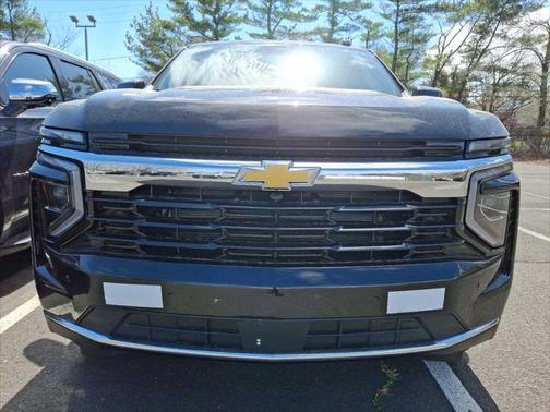 2025 Chevrolet Suburban LS