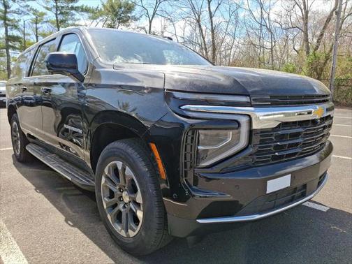 2025 Chevrolet Suburban LS