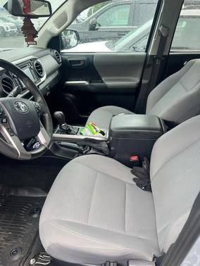 Cement 2019 Toyota Tacoma SR5