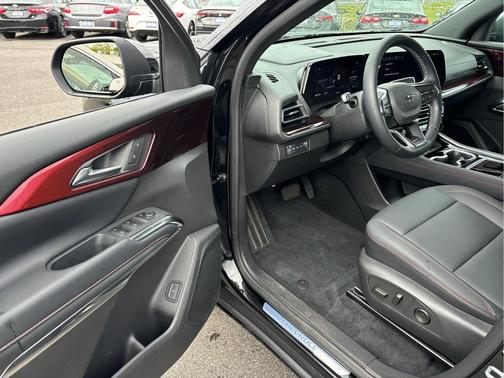 Mosaic Black Metallic 2025 Chevrolet Traverse AWD Z71