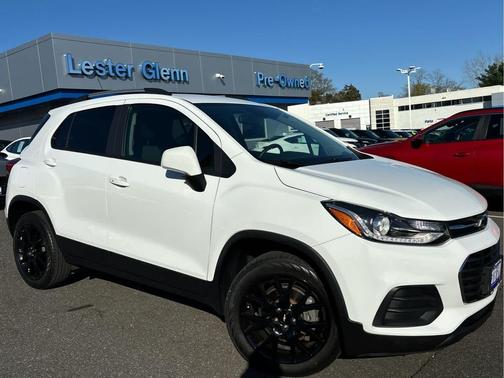 Summit White 2022 Chevrolet Trax LT