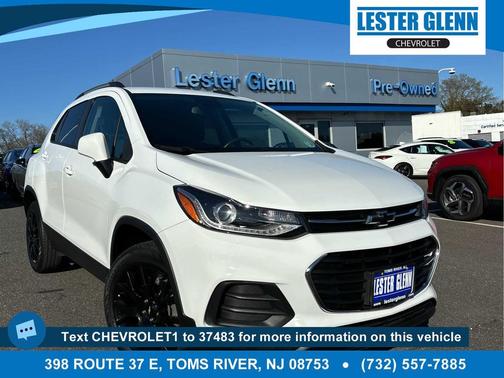 Summit White 2022 Chevrolet Trax LT