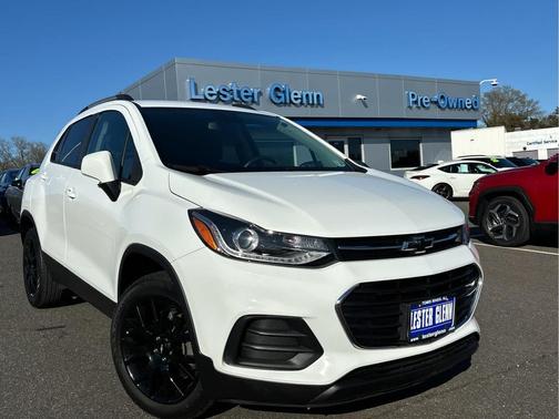 Summit White 2022 Chevrolet Trax LT