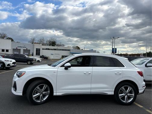 2021 Audi Q3 45 S line Premium