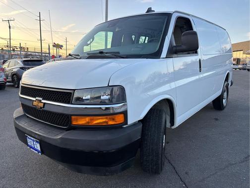 2024 Chevrolet Express 2500 RWD 2500 Regular Wheelbase WT