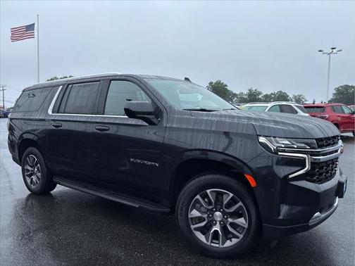 2023 Chevrolet Suburban LS