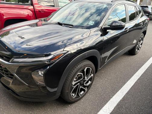 Mosaic Black Metallic 2024 Chevrolet Trax FWD 2RS