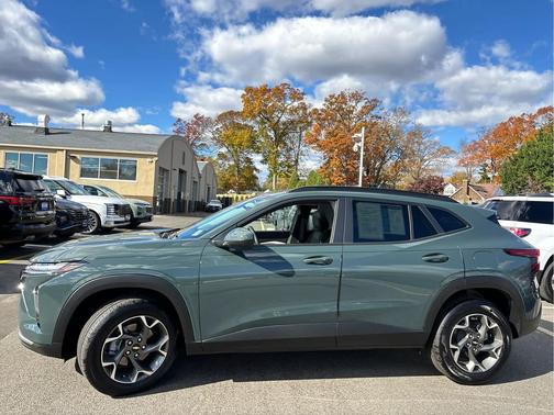 2025 Chevrolet Trax LT