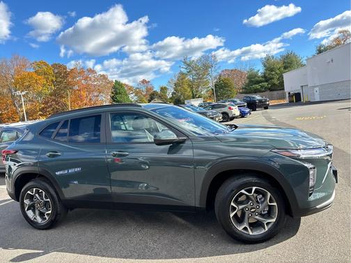 2025 Chevrolet Trax LT
