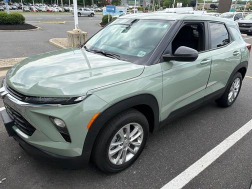 Cacti Green 2025 Chevrolet Trailblazer LS