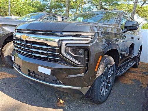 2025 Chevrolet Suburban LT