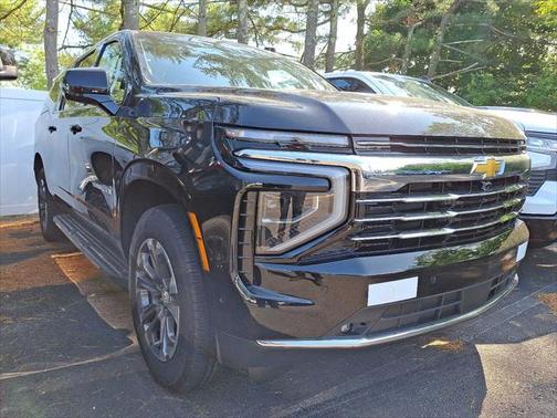 2025 Chevrolet Suburban LT