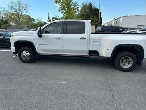 Summit White 2023 Chevrolet Silverado 3500 High Country