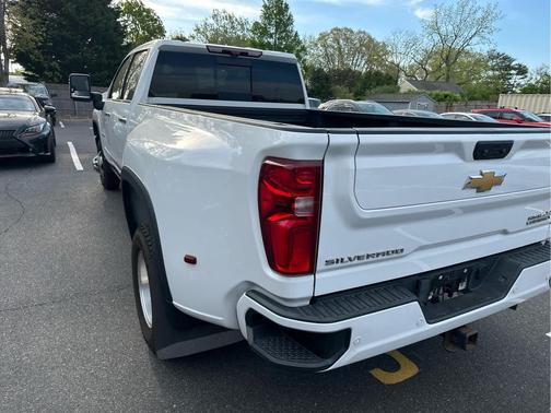 Summit White 2023 Chevrolet Silverado 3500 High Country