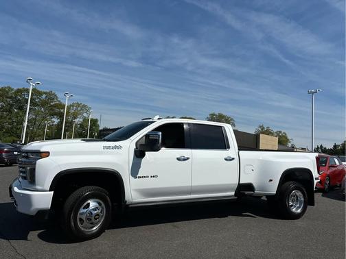 Summit White 2023 Chevrolet Silverado 3500 High Country