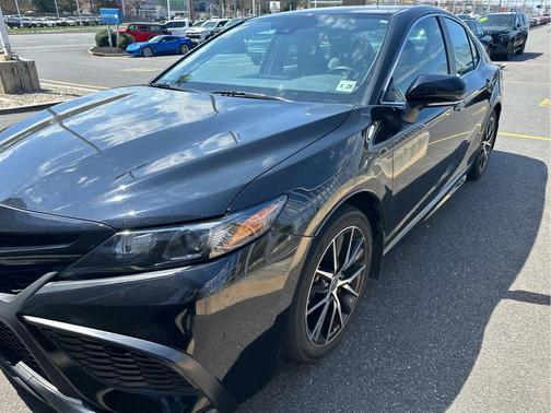 Midnight Black Metallic 2023 Toyota Camry SE