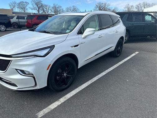 2024 Buick Enclave Essence FWD