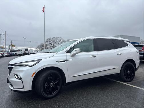 2024 Buick Enclave Essence FWD
