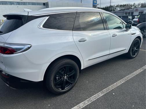 2024 Buick Enclave Essence FWD