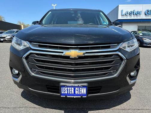 Mosaic Black Metallic 2018 Chevrolet Traverse LT Cloth