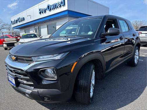 Mosaic Black Metallic 2023 Chevrolet Trailblazer LS