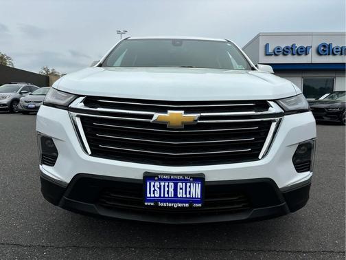 Summit White 2023 Chevrolet Traverse LT Cloth
