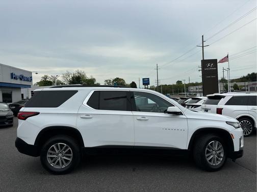 Summit White 2023 Chevrolet Traverse LT Cloth