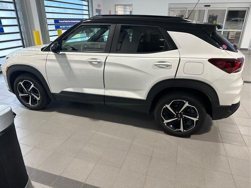 Summit White 2023 Chevrolet Trailblazer RS