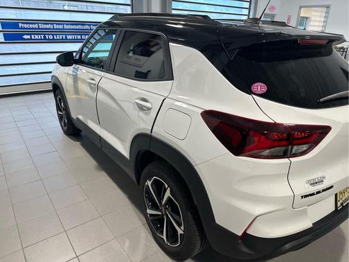Summit White 2023 Chevrolet Trailblazer RS