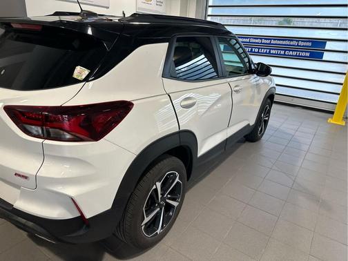 Summit White 2023 Chevrolet Trailblazer RS