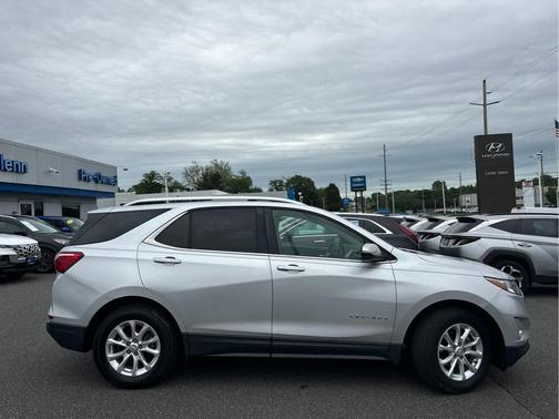 Silver Ice Metallic 2018 Chevrolet Equinox LT