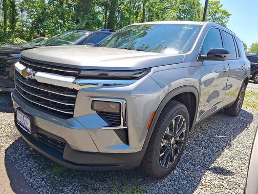 STERLING GRY ME 2026 Chevrolet Traverse LT