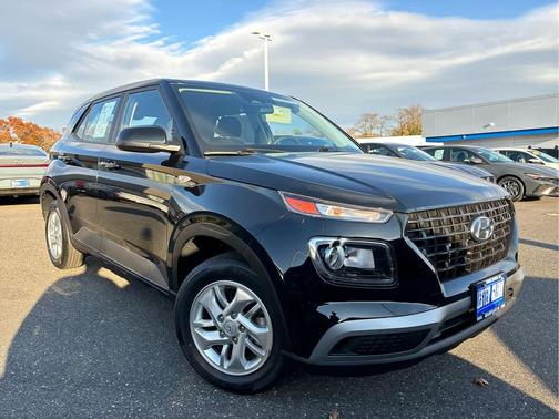 2023 Hyundai VENUE SE
