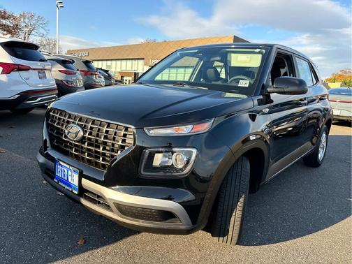 2023 Hyundai VENUE SE