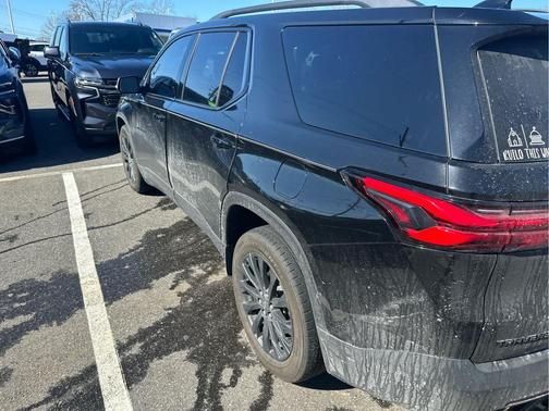 2023 Chevrolet Traverse RS