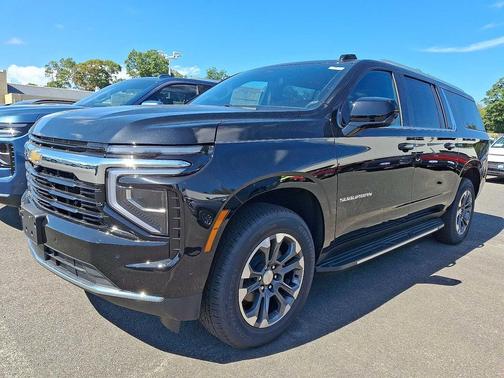 2025 Chevrolet Suburban LS